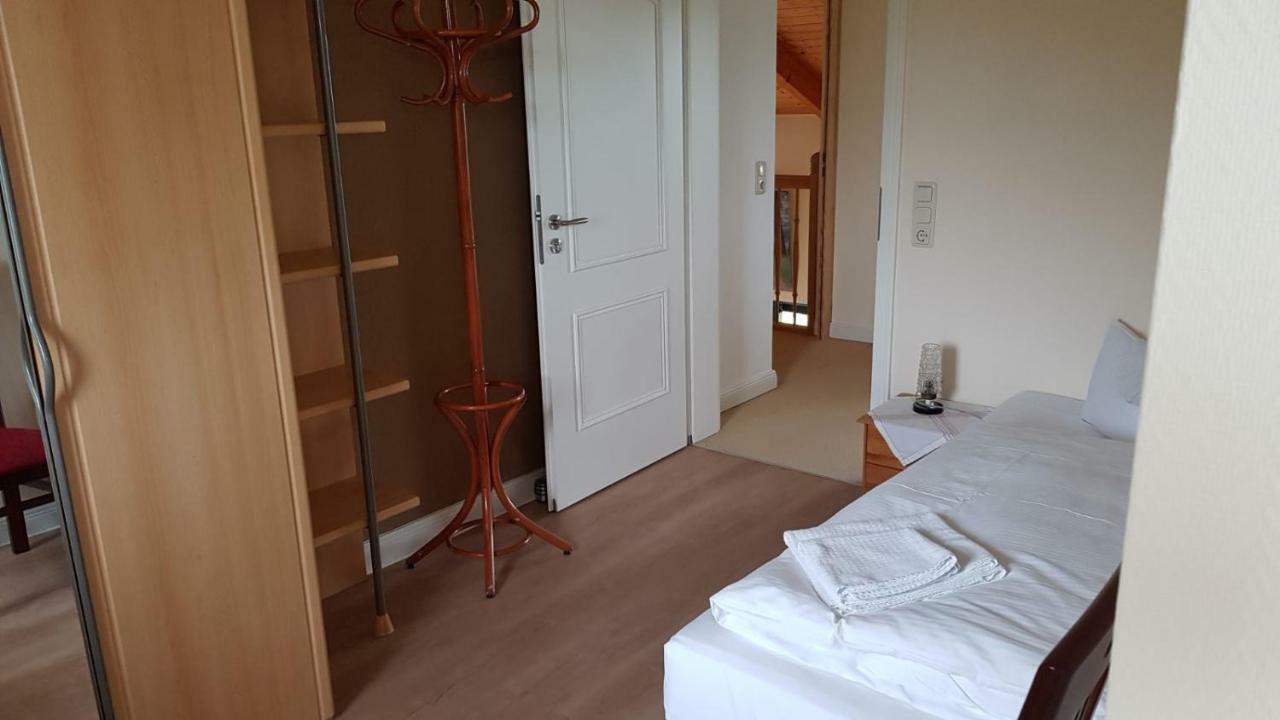 Ferienwohnung "Am Gruen" Zweedorf Exteriör bild